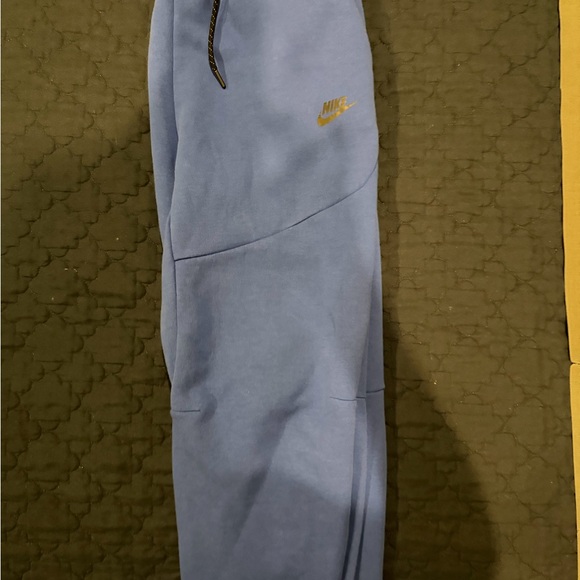 Nike Men's Athletic Royal Blue sweatpants - Picture 3 of 4